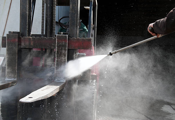 Best Sidewalk Pressure Washing  in Middletown, IN